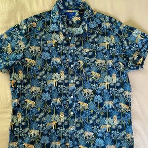 Men’s collar button down shirt